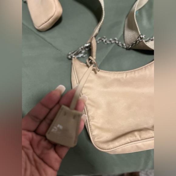 Prada re-edition 2005 Nylon bag - Picture 8 of 12